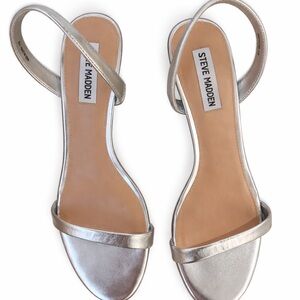 Steve Madden heels in excellent condition